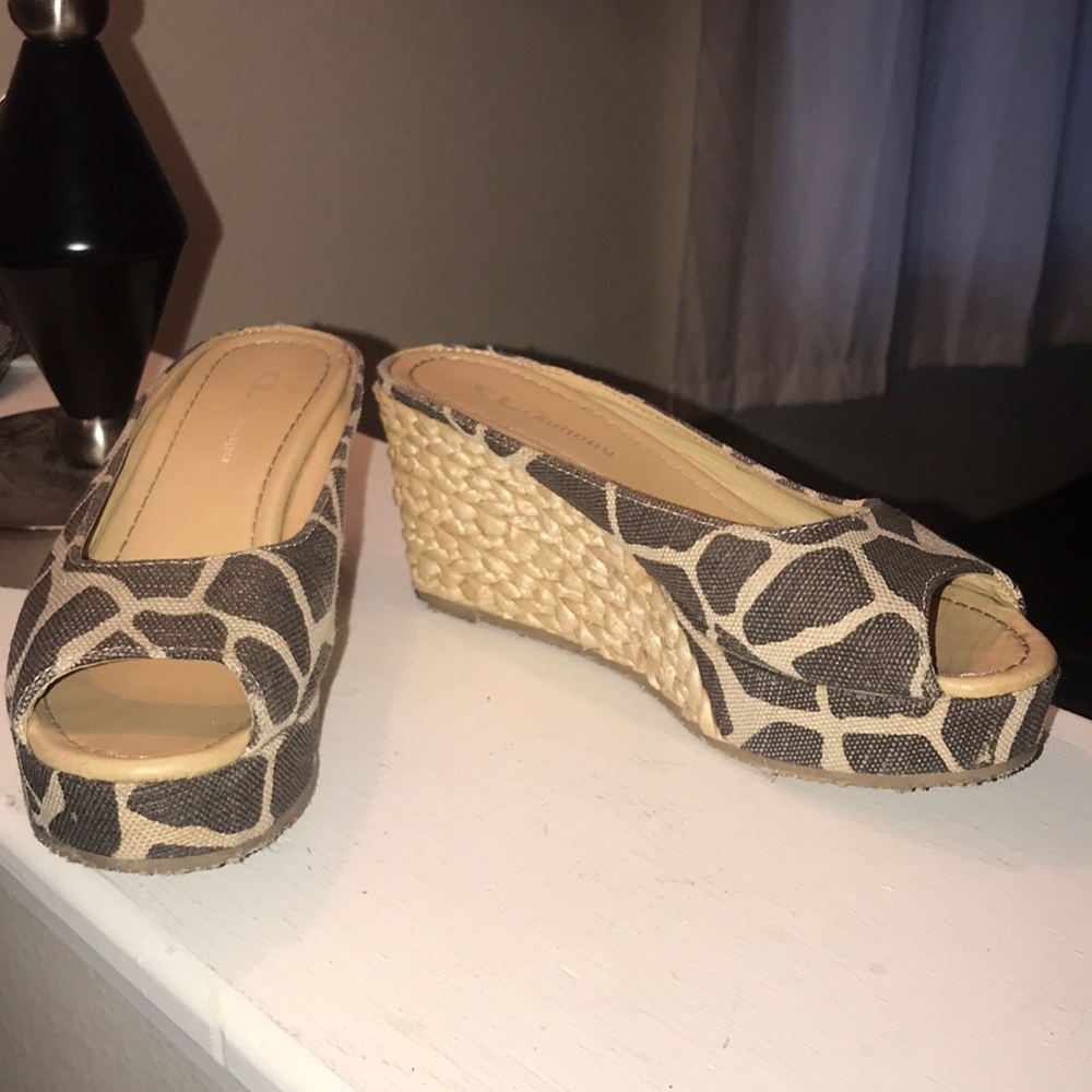 Giraffe print platformed sandals